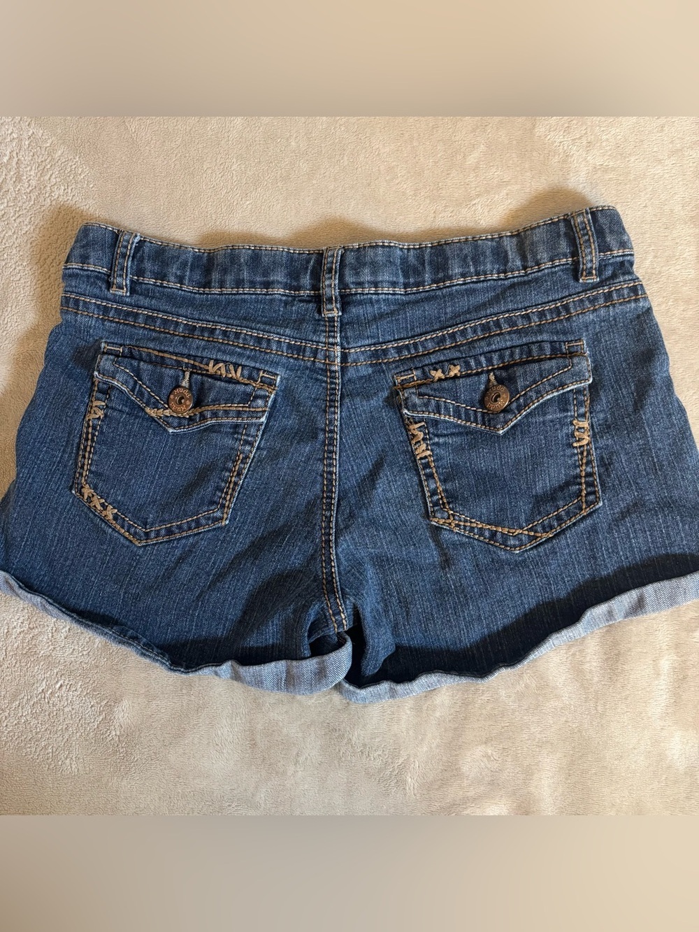 Y2K Mudd Blue cuffed -Hem Denim Shorts Size 14 1/2 - Picture 3 of 6